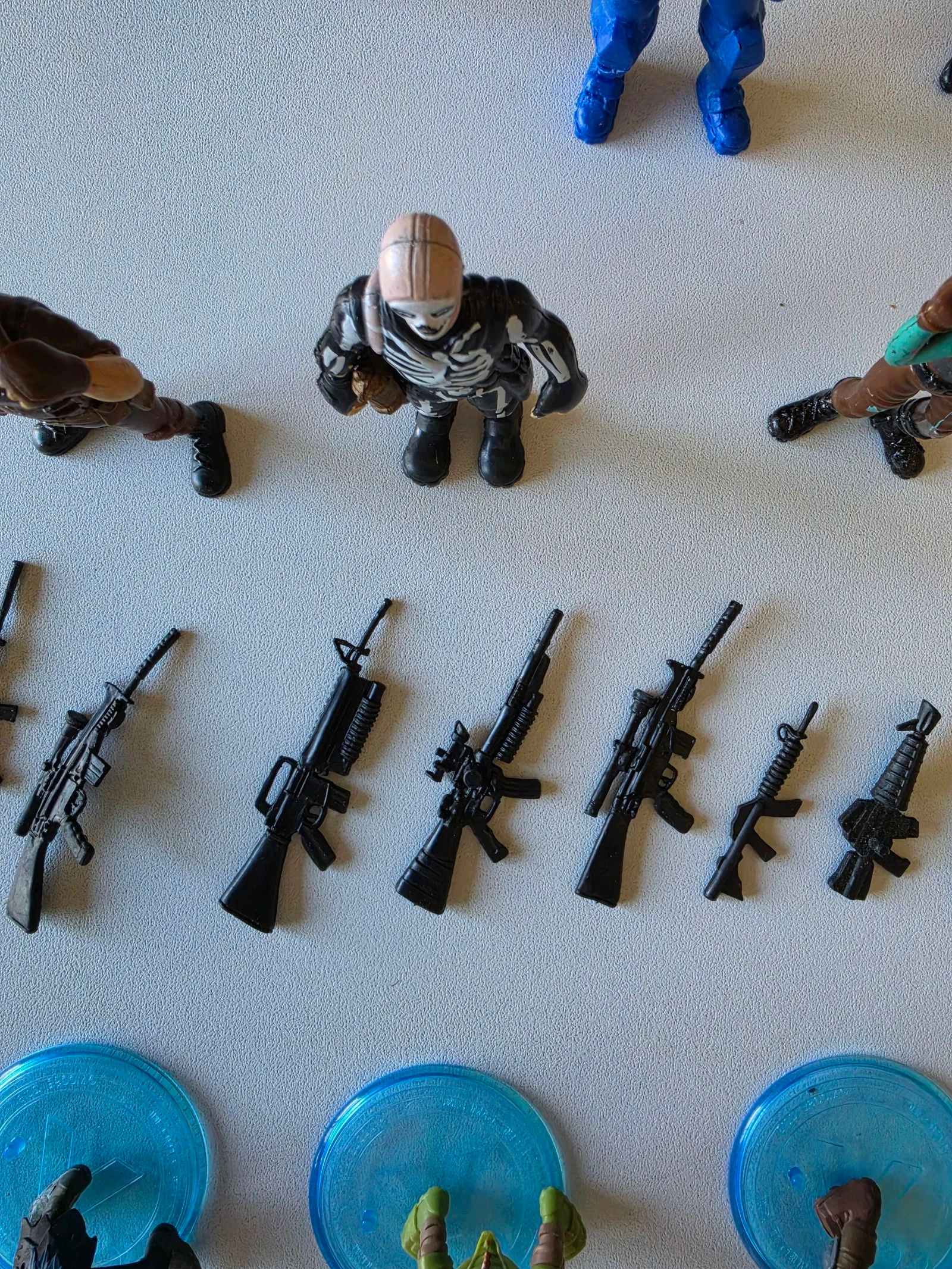 28 Figurines Fortnite de différentes tailles, armes et bases – photo 9